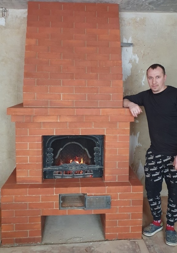 камин из кирпича под облицовку
